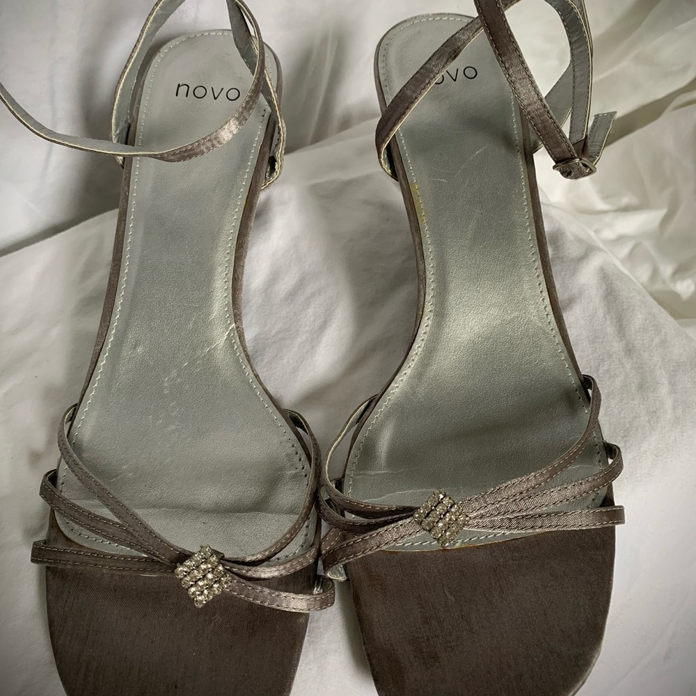 Shoes, silver/grey, crossover backstrap, diamanté.
